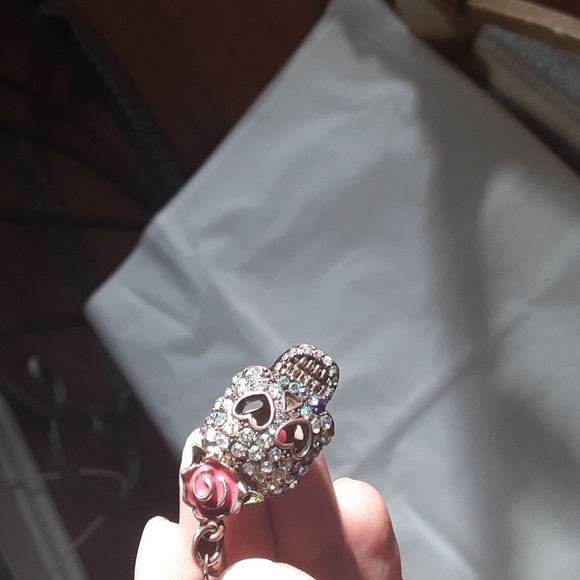 Betsey Johnson Skull and Hearts Pendant - Picture 2 of 13